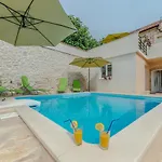 Villa Rustic