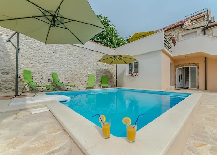 Villa Rustic